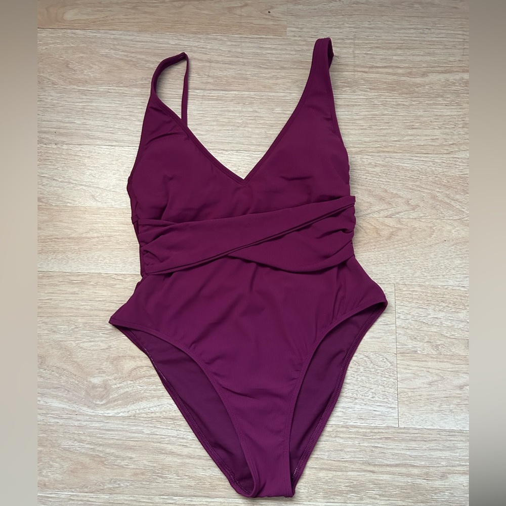 Women's Ribbed Plunge Twist-Front One Piece Swimsuit Shade & shore